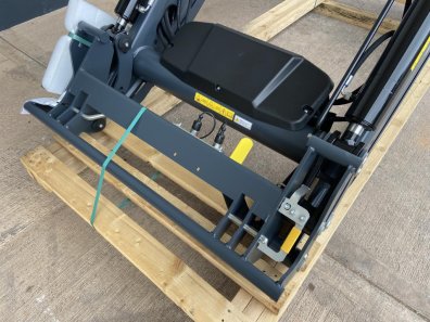 Quicke N5s loader boom, NEW, Euro carriage, soft ride, third service, self leveling