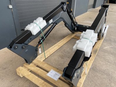 Quicke N5s loader boom, NEW, Euro carriage, soft ride, third service, self leveling