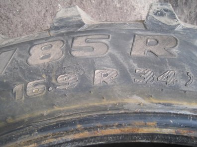 2x 16.9/34 tyres 90%