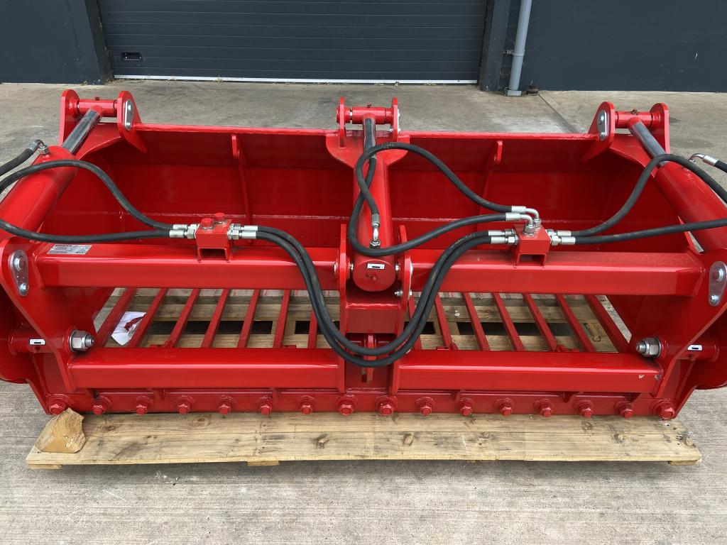 Redrock 218/85 shear grab, NEW, 2.18 Metres wide, 85 cm high, three ram, chrome rams, bolt on blades, bracket ready