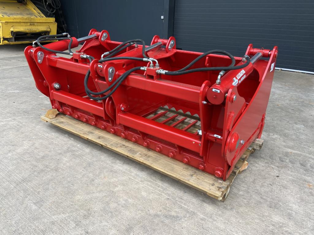 Redrock 218/85 shear grab, NEW, 2.18 Metres wide, 85 cm high, three ram, chrome rams, bolt on blades, bracket ready
