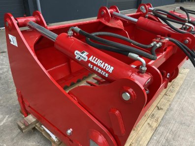 Redrock 218/85 shear grab, NEW, 2.18 Metres wide, 85 cm high, three ram, chrome rams, bolt on blades, bracket ready