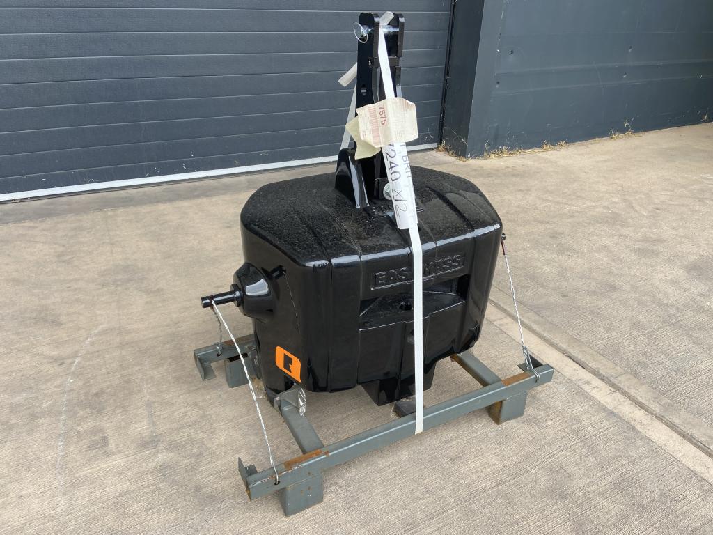 Quicke 900kg weight block, NEW, black, compatible with 600kg extension