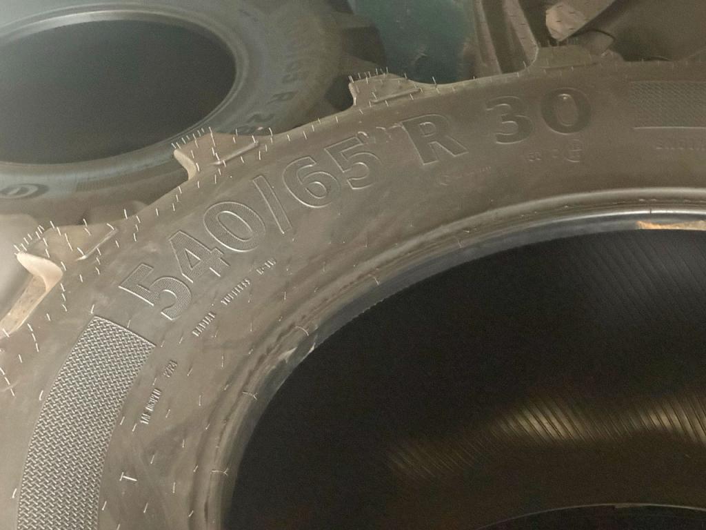 2x 650/65/42 + 2x 540/65/30 new Continental tyres
