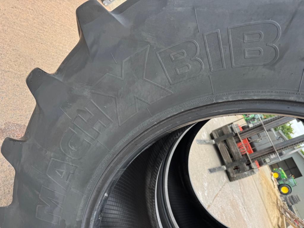 2x 710/70/42 Michelin tyres