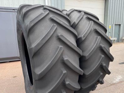 2x 710/70/42 Michelin tyres