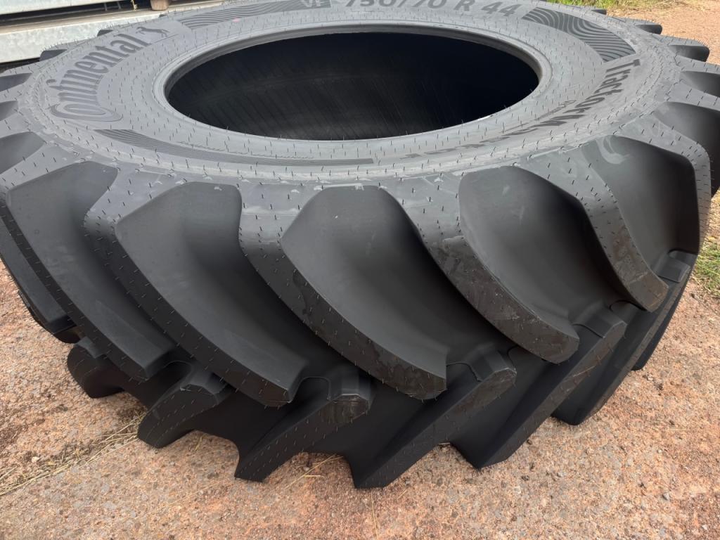 2x 750/70/44 + 2x 650/60/38 new Continental tyres