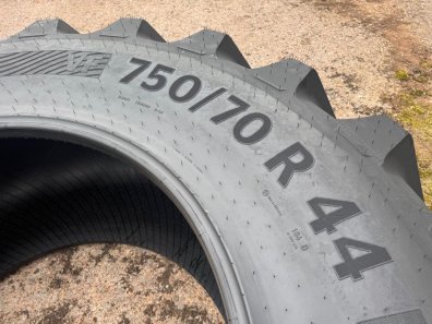 2x 750/70/44 + 2x 650/60/38 new Continental tyres