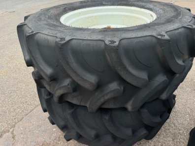 2x 480/70/28 tyres fitted to New Holland wheels