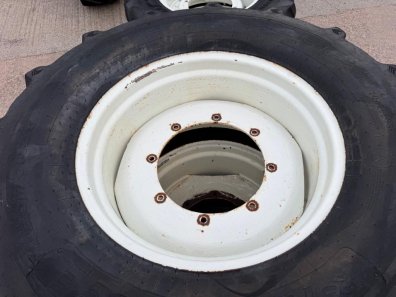 2x 480/70/28 tyres fitted to New Holland wheels