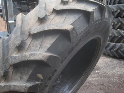 1x 16.9/34 Pirelli tyre 60%