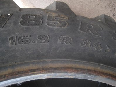 1x 16.9/34 Pirelli tyre 60%