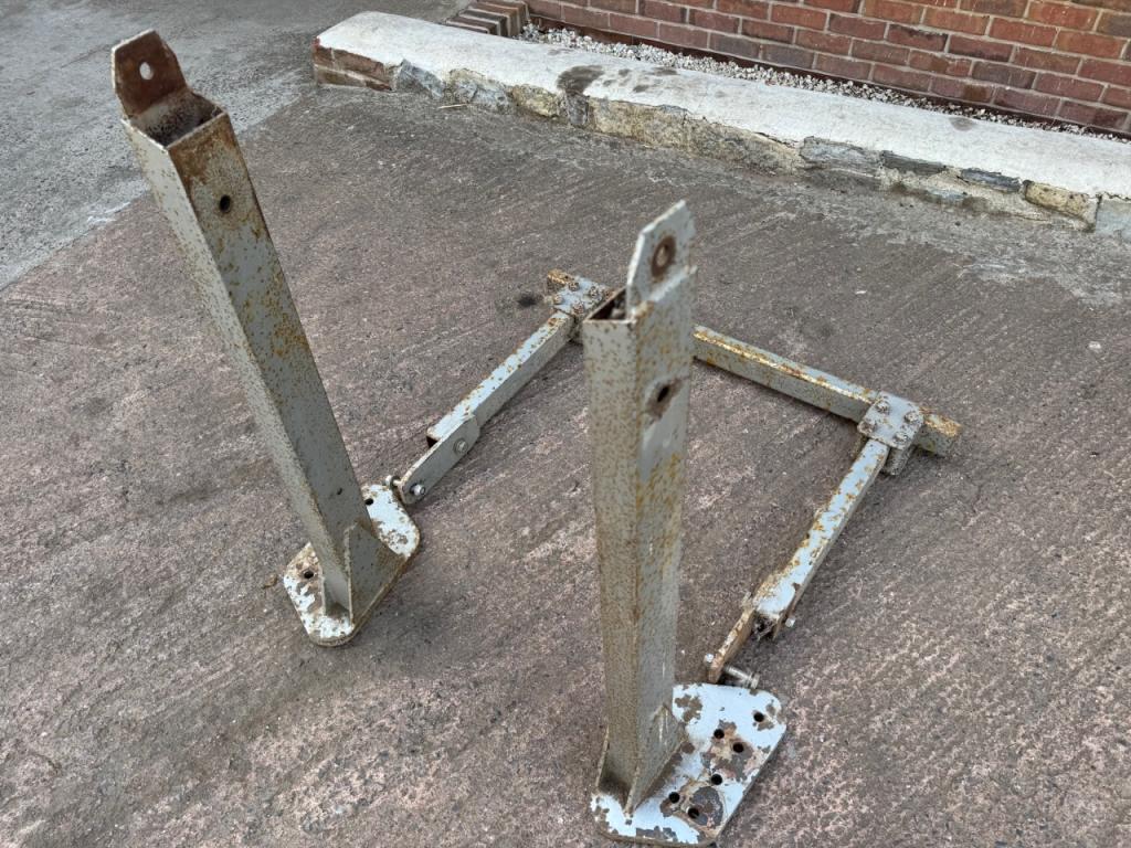 1x Massey Ferguson 230 fold down roll bar