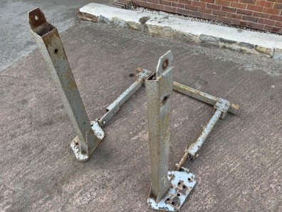 1x Massey Ferguson 230 fold down roll bar