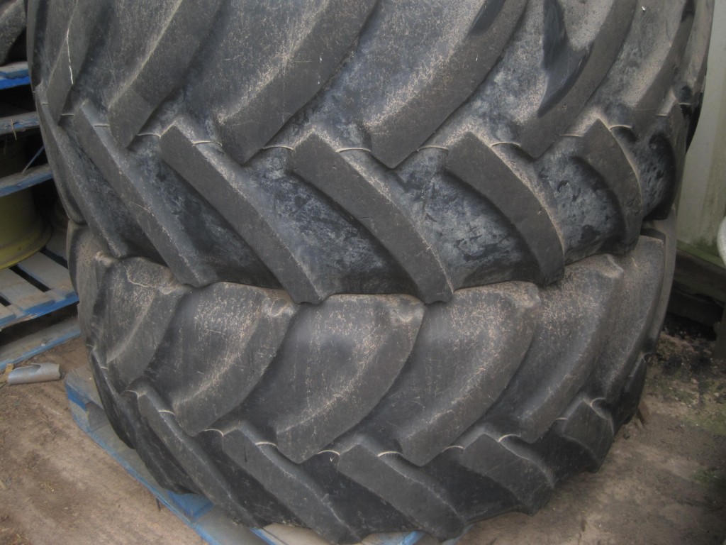 2x 540/65/30 Goodyear tyres and JD wheels to fit JD 7530