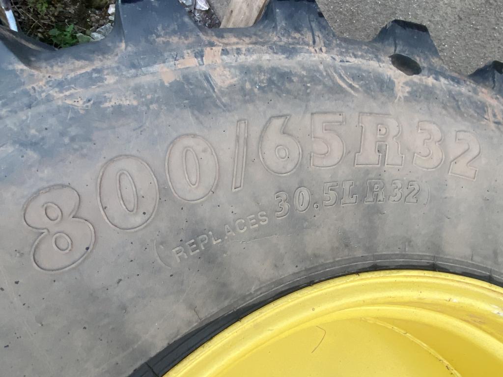 2x 800/65/32 BKT Agrimax floatation tyres fitted to 8 stud rims, bolt in centers, will fit John Deere/New Holland