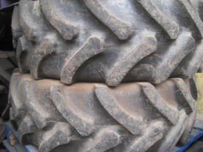 2x 16.9/24 Firestone tyres 40%