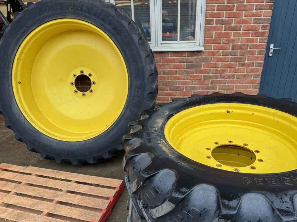 2x 380/90/50 + 2x 380/85/34 row crop wheels to fit John Deere 6145R/6155R and 6R 185
