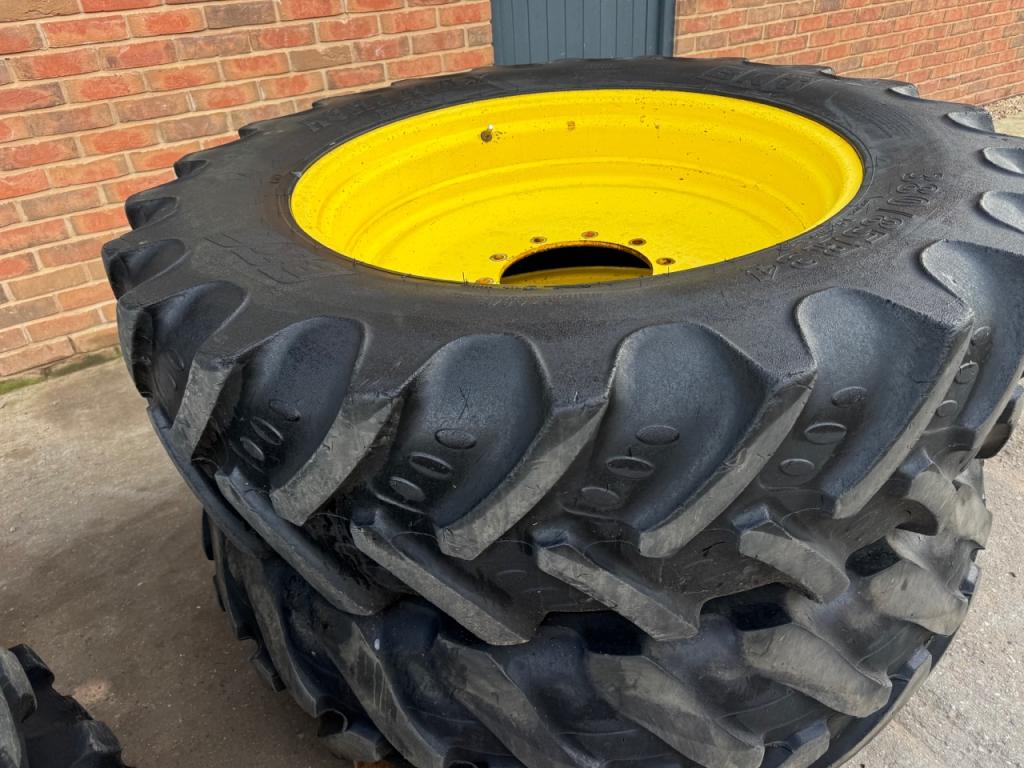 2x 380/90/50 + 2x 380/85/34 row crop wheels to fit John Deere 6145R/6155R and 6R 185