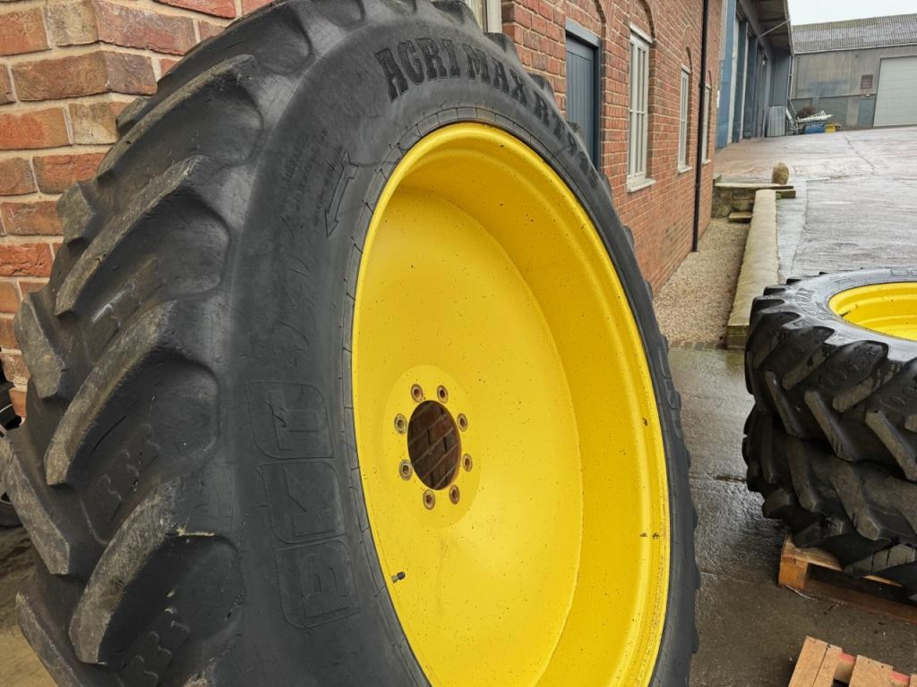 2x 380/90/50 + 2x 380/85/34 row crop wheels to fit John Deere 6145R/6155R and 6R 185