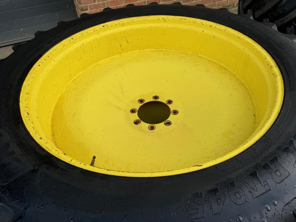 2x 380/90/50 + 2x 380/85/34 row crop wheels to fit John Deere 6145R/6155R and 6R 185