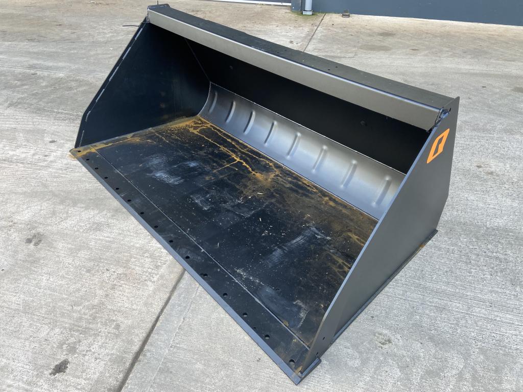 Quicke 240GL bucket, NEW, 7ft 6 wide, 1.7 cube, choice of bolt on hooks, optional bolt on cutting edgen