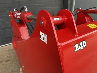 Redrock 240/130 shear grab, NEW, 2.4 meters wide, 1.3 meter high, twin ram, chrome rams, bolt on blades
