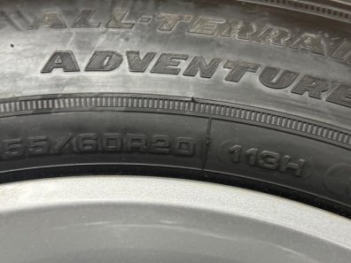 5x 255/60/20 Goodyear Wrangler Adventure All-Terraine tyres fitted to Land Rover Defender wheels, ncentre caps, delivery miles, as new