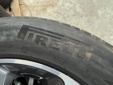 4x Pirelli Scorpion Zero 255/60/20 tyres fitted to Land Rover Defender diamond tuned alloy wheels