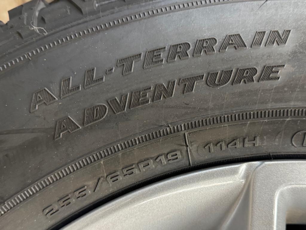1x Goodyear Wrangler All-Terrain 255/65/19 tyre fitted to Land Rover Defender wheel, NEW, Four other wheels the same style available without tyres at extra cost