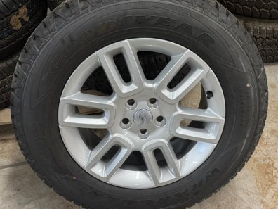 1x Goodyear Wrangler All-Terrain 255/65/19 tyre fitted to Land Rover Defender wheel, NEW, Four other wheels the same style available without tyres at extra cost