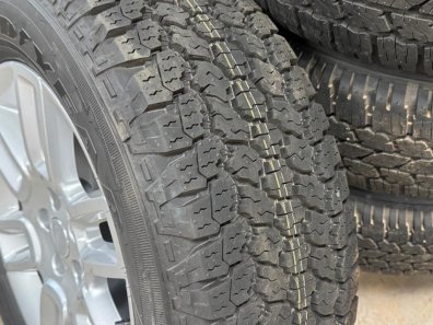 1x Goodyear Wrangler All-Terrain 255/65/19 tyre fitted to Land Rover Defender wheel, NEW, Four other wheels the same style available without tyres at extra cost
