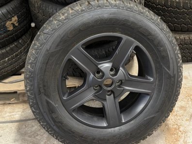 1x Goodyear Wrangler 255/70/18 All-Terrian tyre fitted to Land Rover Defender wheel, delivery miles