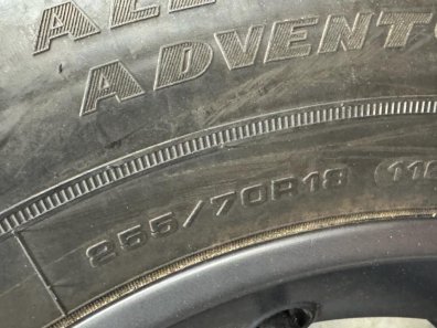 1x Goodyear Wrangler 255/70/18 All-Terrian tyre fitted to Land Rover Defender wheel, delivery miles