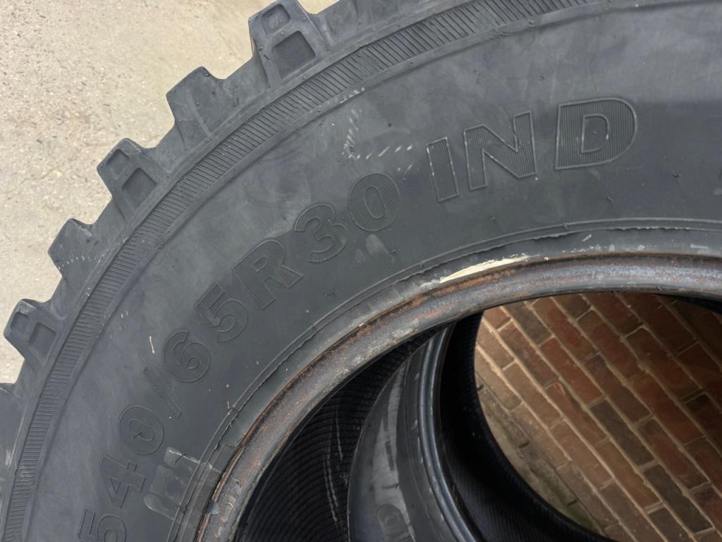 2 x 540/65/30 Alliance Multiuse 550 industrial tyres