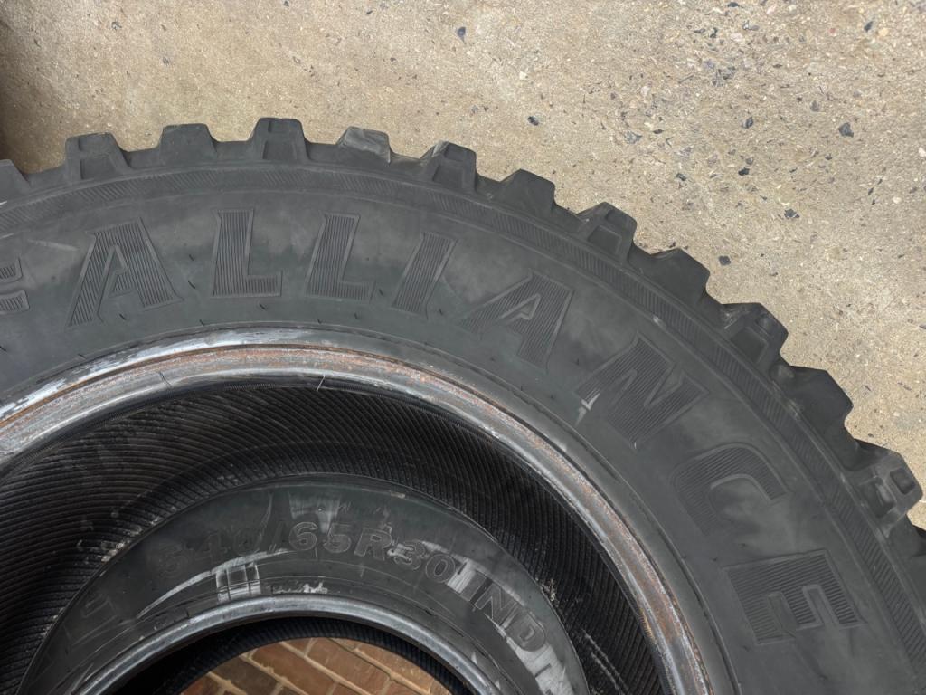 2 x 540/65/30 Alliance Multiuse 550 industrial tyres