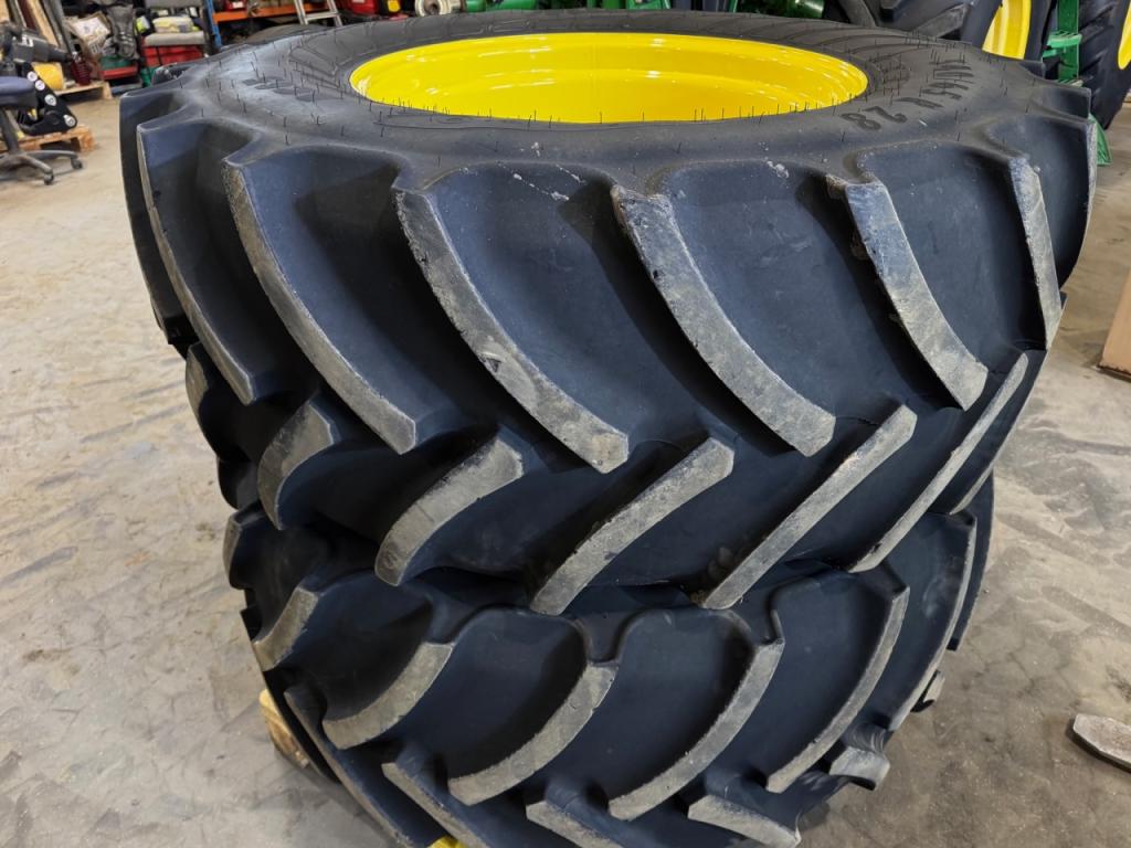 2x 650/65/38 + 2x 540/65/28 Mitas tyres fitted to John Deere wheels