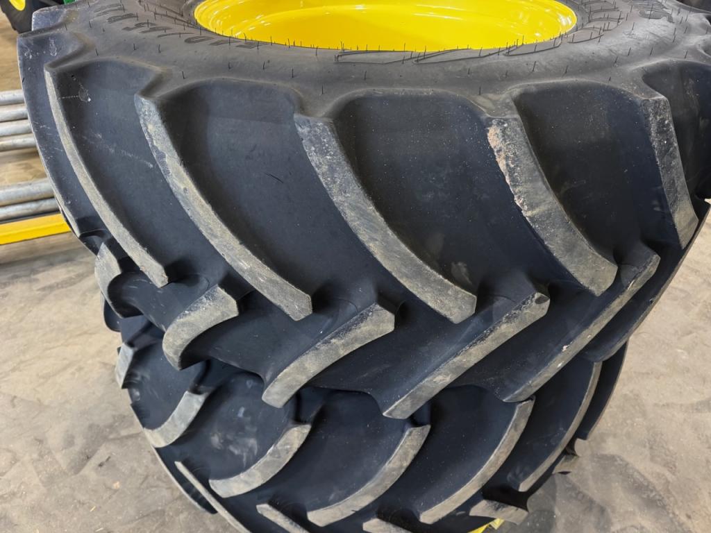 2x 650/65/38 + 2x 540/65/28 Mitas tyres fitted to John Deere wheels