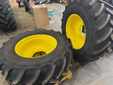 2x 650/65/38 + 2x 540/65/28 Mitas tyres fitted to John Deere wheels