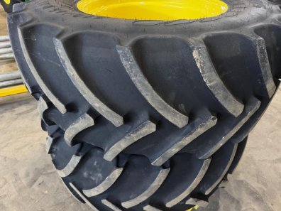 2x 650/65/38 + 2x 540/65/28 Mitas tyres fitted to John Deere wheels