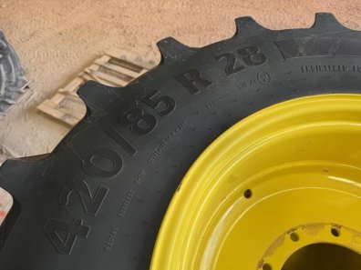 2x 520/85/38 + 2x 420/85/28 Continental tyres fitted to John Deere wheels