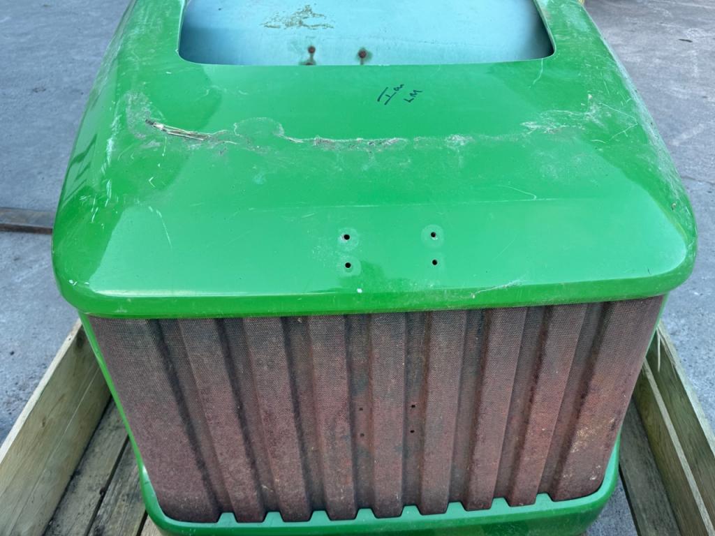 nJohn Deere 3800 bonnet