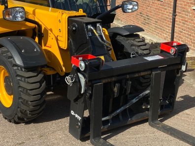 JCB Q-Fit carriage, as new, removed from 150hrs machine, to fit JCB 525-60