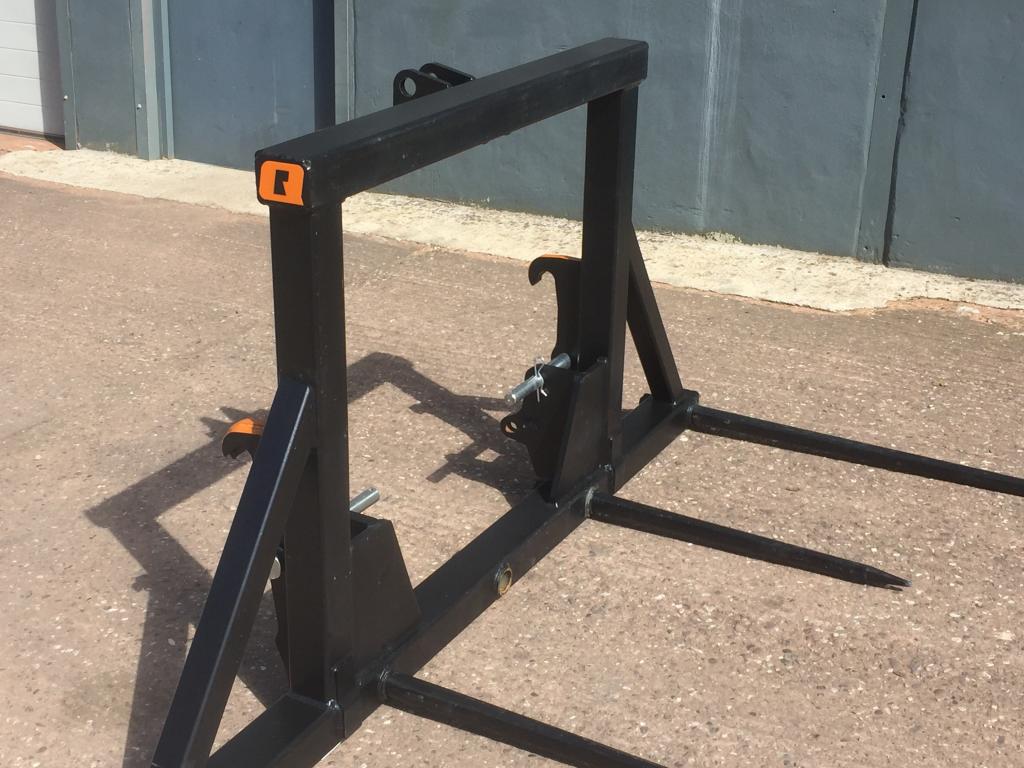 Quicke L200 twin bale spike, NEW, 2x 1240mm + 2x 820mm tines, Euro hooks with 3 point linkage, hooks