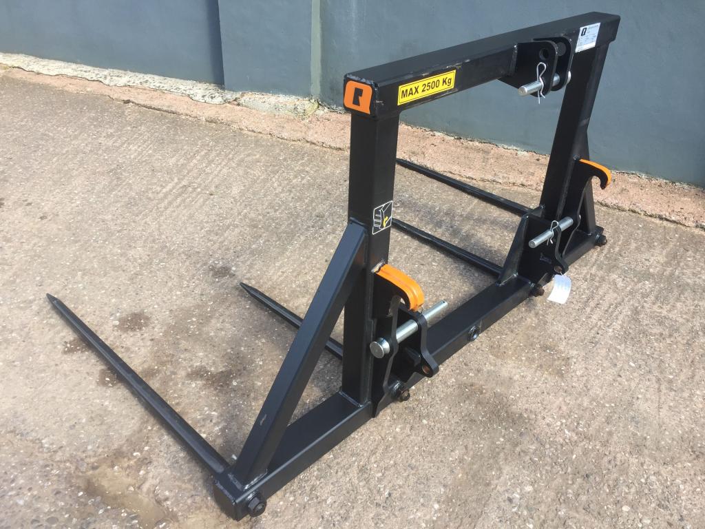 Quicke L200 twin bale spike, NEW, 2x 1240mm + 2x 820mm tines, Euro hooks with 3 point linkage, hooks