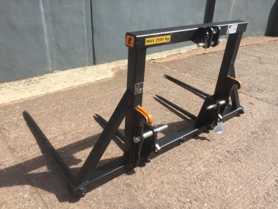 Quicke L200 twin bale spike, NEW, 2x 1240mm + 2x 820mm tines, Euro hooks with 3 point linkage, hooks