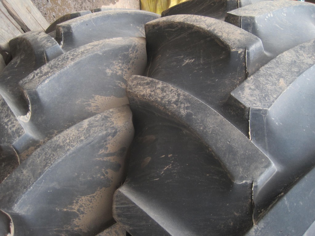 2x 16.9/24 Continental tyres 60%