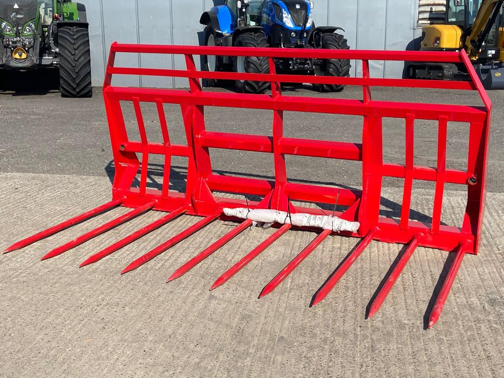 Redrock 9ft silage fork, NEW, 2x side tines, choice of bolt on hooks