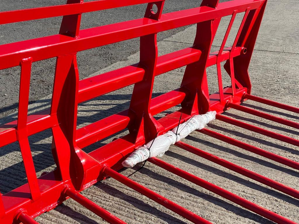 Redrock 9ft silage fork, NEW, 2x side tines, choice of bolt on hooks