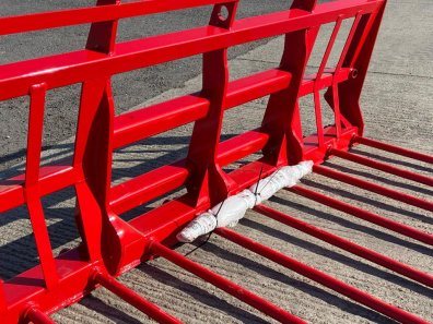 Redrock 9ft silage fork, NEW, 2x side tines, choice of bolt on hooks